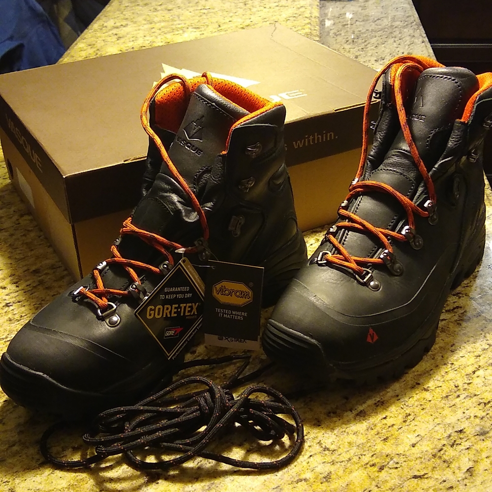 Men's Vasque St Elias Gore Tex black hiking boots